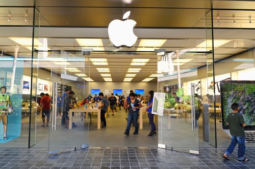 Entrance of an Apple Store