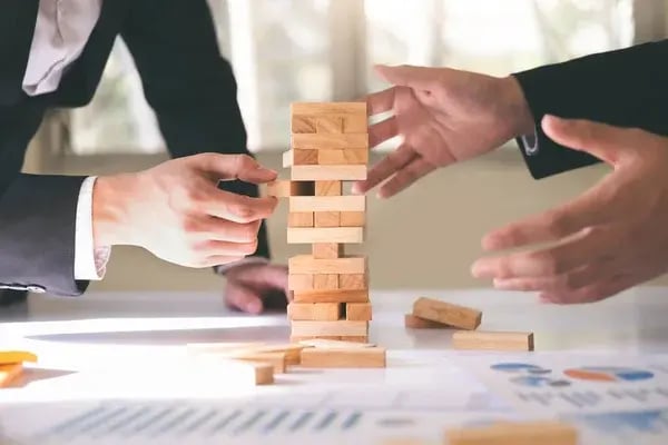 depositphotos_185065418-stock-photo-business-risk-strategy-and-planing